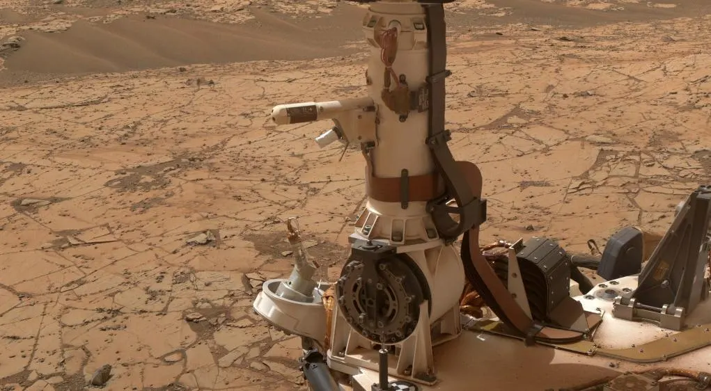 Instrumento REMS montado en el mástil del rover Curiosity en Marte