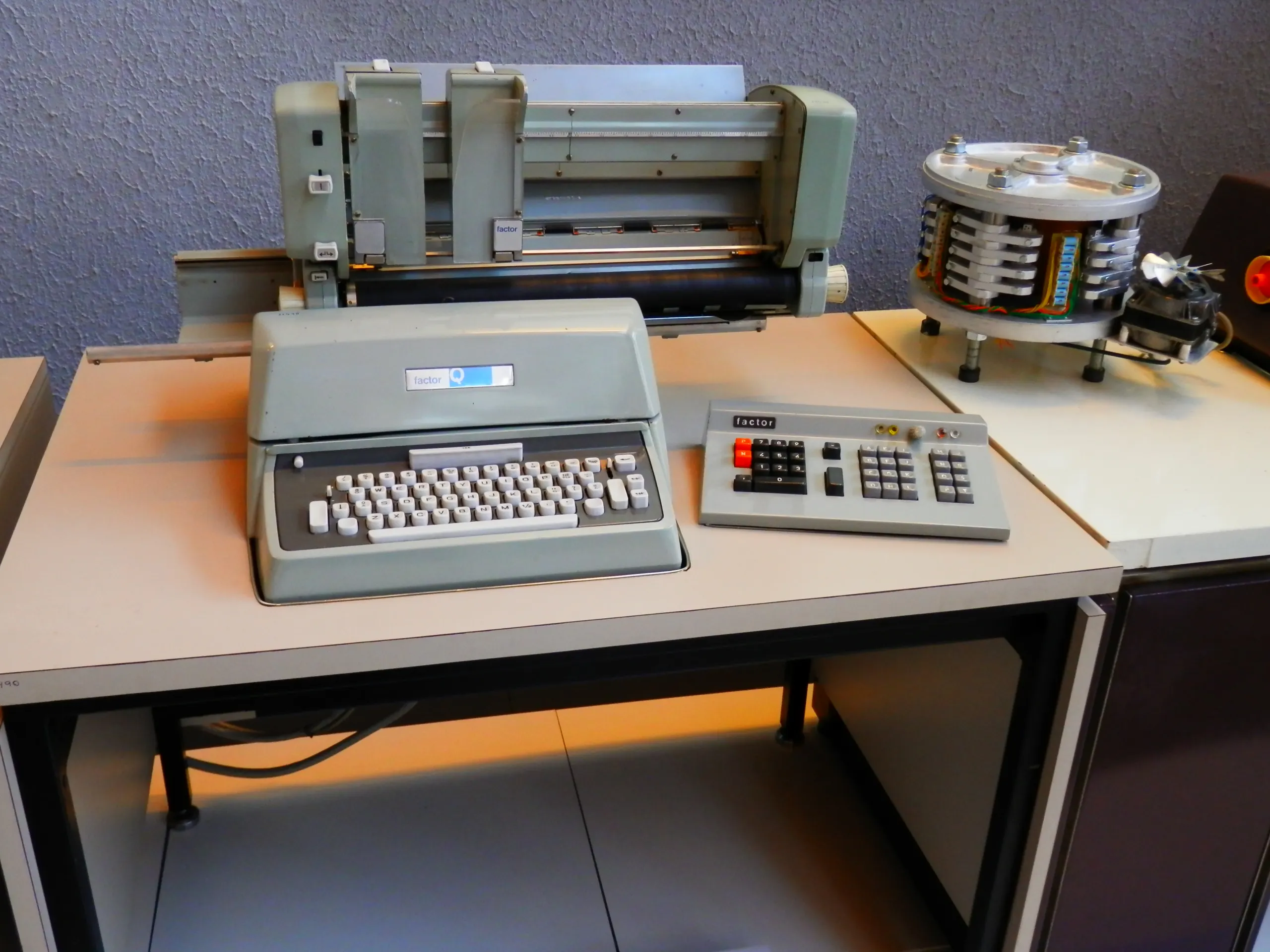 Miniordenador Telesincro Factor S fabricado en Barcelona en 1971
