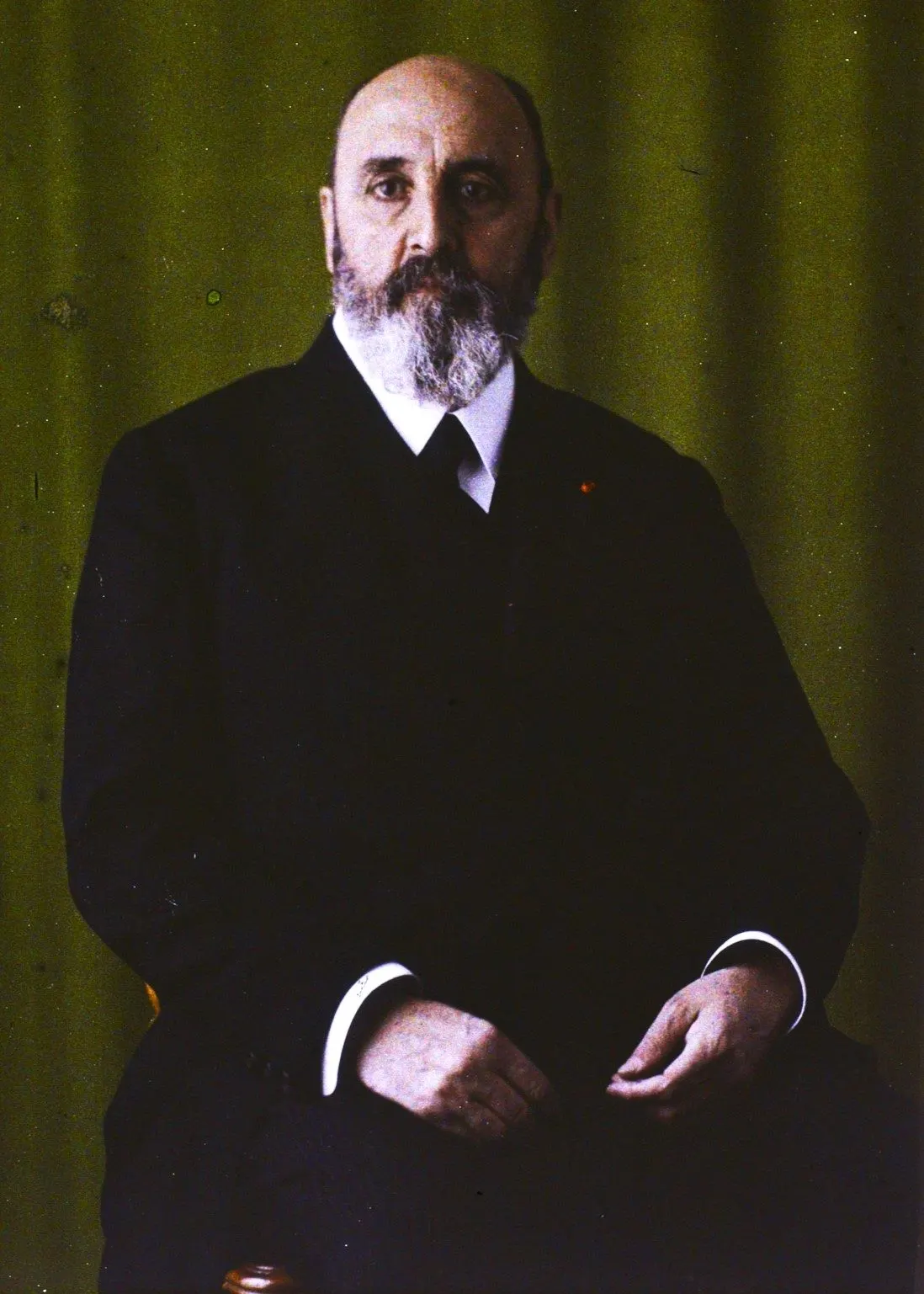 Leonardo Torres Quevedo en 1921. Autocromo de Auguste Léon, dominio público.